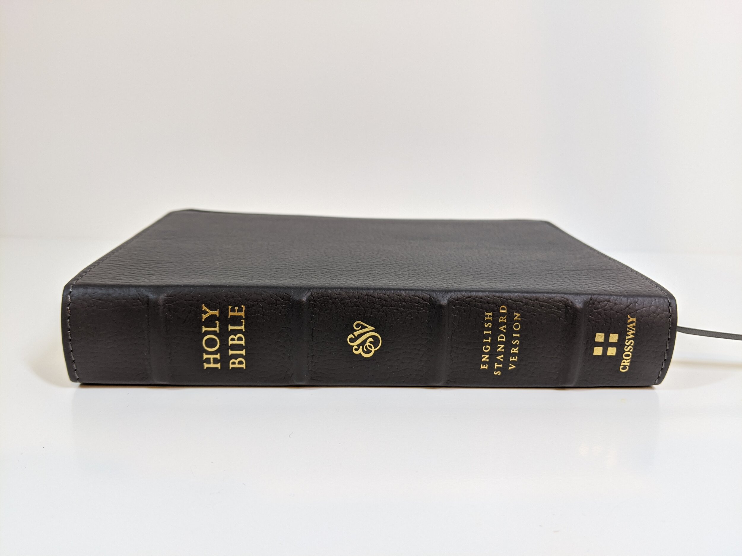 洋書 ESV large print compact buffalo leather The Crossway Buffalo Leather Large Print Compact Bible Review