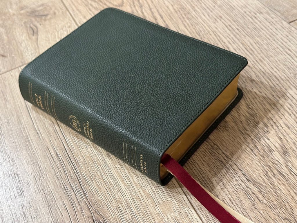 The LSB Portable Paragraph Reference Red Letter in Green&nbsp;Calfskin